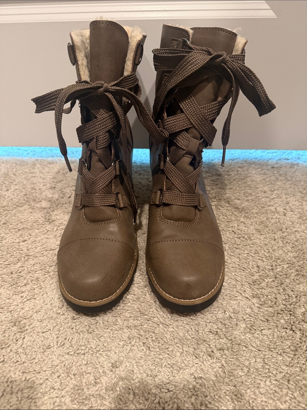 Women's Brown Lace-Up Winter Boots with Faux Fur Lining